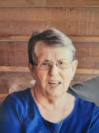 Lauren Ayers's Instagram, Twitter & Facebook