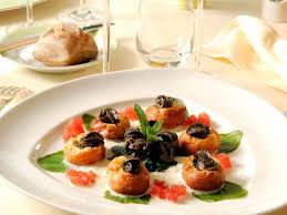 Decouvrez La Recette Profiteroles D Escargots A La Menthe Sur Cuisineactuelle Fr Recette Profiteroles Recette Profiteroles