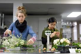 I live in san francisco, but i placed an online order for an unusually shaped flower arranger needed to. Canadian Institute Of Floral Design