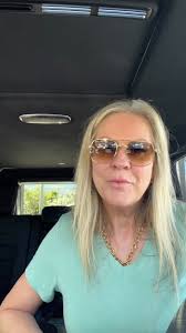 Unapologetic ✨ that's my word in 2025! Unapologetic about growing 🌱,  evolving 🦋, and chasing the BEST version of me without looking back!  🔥Surround yourself with women who level up 🚀, outgrow