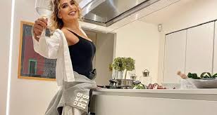 Negli anni 90 è stata iscritta per un breve periodo all'albo. Barbara D Urso Avete Mai Visto Casa Sua Lussuosa Ed Elegante