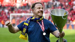 Check spelling or type a new query. Trainer Alexander Zorniger Glucklich Und Erfolgreich Bei Brondby If