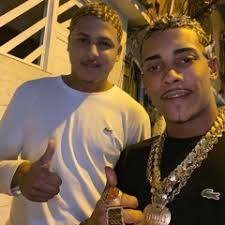 Stream Dan Dias music