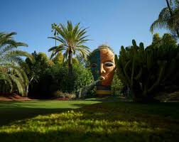 André heller ist artist, gärtner, liedermacher, zirkusdirektor, aber vor allem: Trfihi Parks Parks Andre Heller Garden Anima