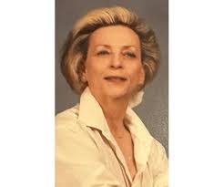 Lisa Sanderlin's Instagram, Twitter & Facebook