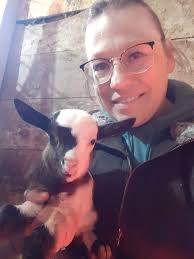 Elsie has the most striking blue eyes! Reminds me of the nightwalkers  GOT😅😅Elsie is available to the right pasture. Contact us for info.  Millersburg Ohio. #minihorse #pony #farmlife #horselife #horse