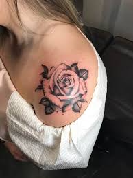 Rose Tattoo On Shoulder In 2020 Rose Shoulder Tattoo Black And Grey Rose Tattoo Rose Tattoos For Women