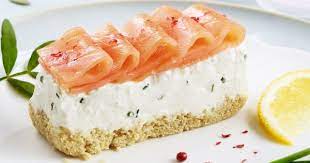 Les décorer avec une tranche de saumon fumé et quelques pluches d'aneth. Recette Cheese Cake Au Saumon Fume Et Ricotta Marie Claire