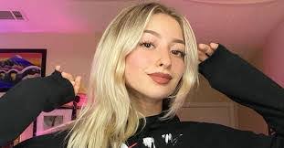 Alisha Dunlap's Instagram, Twitter & Facebook