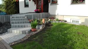 Bild 14 Ein Miniteich In Einer Zinkwanne Und Der Frisch Angesate Rasen Vorgarten Treppe Aussen Haus Umbau