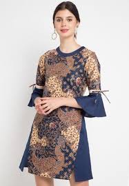 Whether you are looking for a fancy evening wear, a traditional kebaya, a modern batik dress or shirt, batik for couple, batik for teens, family, children, batik gifts or souvenirs, even batik for your four legged friends, we have them all! 5 Model Dress Batik Modern Untuk Tampil Feminin Setiap Hari Model Pakaian Wanita Pakaian Wanita