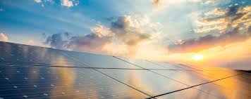 Konsantre güneş enerjisi, güneş ışığını merkezi bir kuleye odaklamak için büyük bir ayna dizisi kullanır ve bu da elektrik üretmek için kullanılabilecek olan buharı üretmek için suyu ısıtır. Yeni Baslayanlar Icin Gunes Paneli Fabrikasi Kurmak Enerji Portali