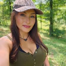 Will birds eat mixed food if hungry enough?