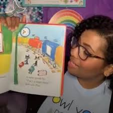 Miss Deitra Reads