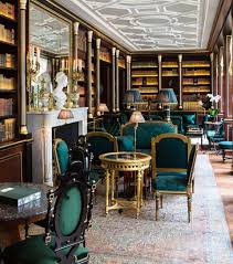 Otel, romantik bir ortamın yanı sıra, konaklamanızı daha keyifli kılacak birçok pratik tesis olanağı sunuyor. La Reserve Ou L Hotel Particulier Le Plus Confidentiel De Paris Elle Be