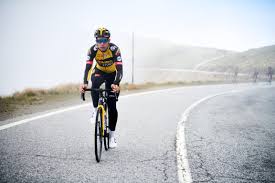 Hij is een van de weinige tourrenners die rondrijdt zonder gaasverband op. Ik Ben De Minste Van De Ploeg Op Stage De Standaard Mobile