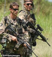 Buy french special forces militaria and get the best deals at the lowest prices on ebay! Mcdonald S Armed Robbers Run Into French Special Forces On Their Lunch Break Daily Mail Online