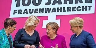 Im november 1918 wird das wahlrecht für frauen eingeführt. 100 Jahre Frauenwahlrecht In Diesen Landern Durften Frauen Zuerst Wahlen