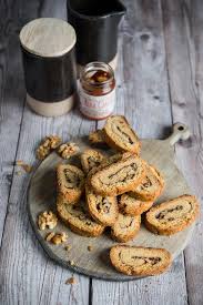 Check spelling or type a new query. Biscotti Arrotolati Con Noci E Rosa Canina La Tarte Maison