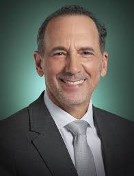 Notre diplômé et ambassadeur, Dr Vincent Oliva (Faculté de médecine et des  sciences de la santé, 1985 et 1990), est réélu en tant que président de la  Fédération des médecins spécialistes du