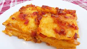 It may be served as a hot porridge, or it may be allowed to cool and solidify into a loaf that can be baked, fried, or grilled. Polenta Al Forno Con Ragu Di Funghi La Biolca