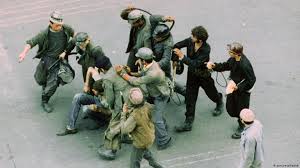 Pogromul legionar antievreiesc de la bucurești a fost punctul culminant al violențelor … Pogromul Din Iunie 1990 Si Complicitatea ActivÄ A Statului Romania Dw 09 02 2015