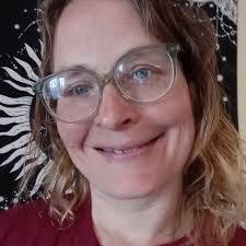 Ruth Durfee's Instagram, Twitter & Facebook