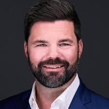 Chris Grossman's Instagram, Twitter & Facebook