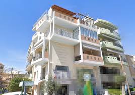 Πρώτα και πάνω απ'ολα η ηλιούπολη. Katoikies Se Pleisthriasmo Hlioypolh Landea Gr