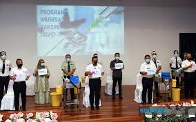 Xatırladıram ki, bundan öncə də digər bir neçə dövlət qurumunun informasiya sistemlərində oxşar. Bernama Mb Exco Antara Barisan Hadapan Terima Suntikan Vaksin Di Selangor Khamis