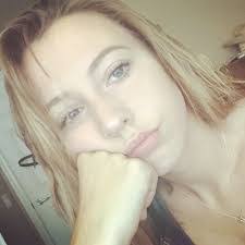 Madelyn Holt's Instagram, Twitter & Facebook