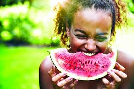 Saiba o que comer nos dias de calor intenso