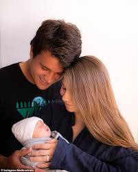 Bindi irwin 's bundle of joy has arrived! Bindi Irwin Baby Tv Star And Husband Chandler Powell Welcome Daughter Ali2day
