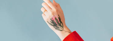 Poszło w pizdu lato, a ja znowu wracam z pracy wieczorem zimne kato, po nocy słońce warszawy moje zmęczone oczy widziały więcej niż myślisz. Cool Tatuaze Takie Na Chwile