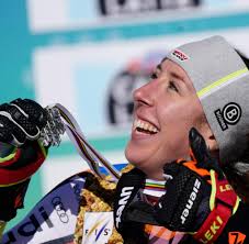 Kira weidle griff sich nach der zweiten verpatzten abfahrt von crans montana enttäuscht an den helm. Ski Wm 2021 Kira Weidle Beendet Lange Durststrecke Der Deutschen Welt
