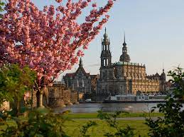 Book your hotel in altstadt, dresden online. Stadtrundgang Von Der Inneren Neustadt In Die Altstadt Von Dresden Dresden Stadtrundfahrt Stadtfuhrung Dresden Und Dresden Altstadt