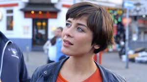 An der seite von jessy wellmer war die politikwissenschaftlerin und. Wiso Reisensudtirol Nordend Film