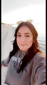 Shelby Manning's Instagram, Twitter & Facebook