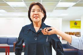 當被問及為什麼不去邊境時，哈里斯則稱，她在擔任加州參議員時就去過了。 在周二的白宮每日簡報會上，拜登發言人珍·薩奇（ jen psaki） 被問及為什麼哈里斯女士此次沒有訪問 為什麼民主黨同僚也批評哈里斯？ é»ƒçŠçŠä»»å‰¯å¸‚é•·æŸ¯åŸ¹é¤ŠæŽ¥ç­äºº ç„¦é»žè¦èž ä¸­åœ‹æ™‚å ±