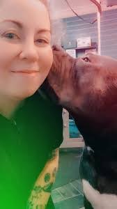 Elizabeth Thrower's Instagram, Twitter & Facebook