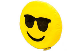 Puteti crea un mic dejun spectaculos, bogat si in vitamine si legume, ornand ousoarele cu legume colorate, crude si fierte, taiate marunt. Perna Emoji Din Plus Fata Zambitoare Cu Ochelari De Soa Arhivat