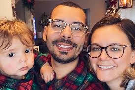 Nothing like a little house party! @quinnfn_ ft @pnbrock "Hold You Down"  Director: @cam_busby EP: 🙋🏽‍♂️ Production Co: @goldenchildmedia Producer:  @aidenmagarian 1st AD: @nickjohnsonproduction 2nd AD: @jessicajanos DP:  @thenamesneema 1st AC: Kevin