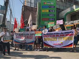 PRESYO NG LANGIS, IBABA! ⛽️ PASANIN NG KRISIS HUWAG IPASA SA MASA! ✊ ‎  ‎Nagtipon ngayong araw Marso , 10, 2026 ang iba't ibang progresibong  organisasyon sa Cleanfuel Cubao, EDSA upang igiit