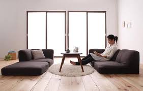 部屋を広く見せるたい方へ ロースタイルインテリア がおすすめ キナリノ インテリア 部屋 インテリアアイデア