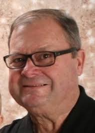 Robert Curlett's Instagram, Twitter & Facebook