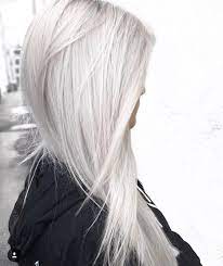 Scopriamo insieme le differenze e a chi stanno bene. Colore Capelli Icy White 2019 Il Biondo Platino Per Chiome Corte E Lunghe