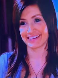 The triangle love in this Aurora is too many. Now Blanca has fallen for  Martin, Martin has fallen for Aurora, Aurora is still in love with Lorenzo.  Lorenzo is still in love