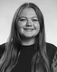 Carley Larson's Instagram, Twitter & Facebook