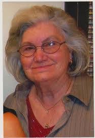 Elizabeth Renfro's Instagram, Twitter & Facebook