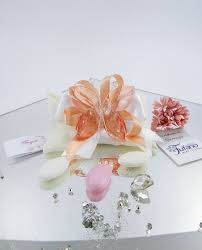 Portachiavi in metallo a forma di angelo custode per le bomboniere di battesimo, comunione o cresima. Bomboniera Farfalla In Cristallo Swarovski Pesca Tufano Mobilia Store Home Favours
